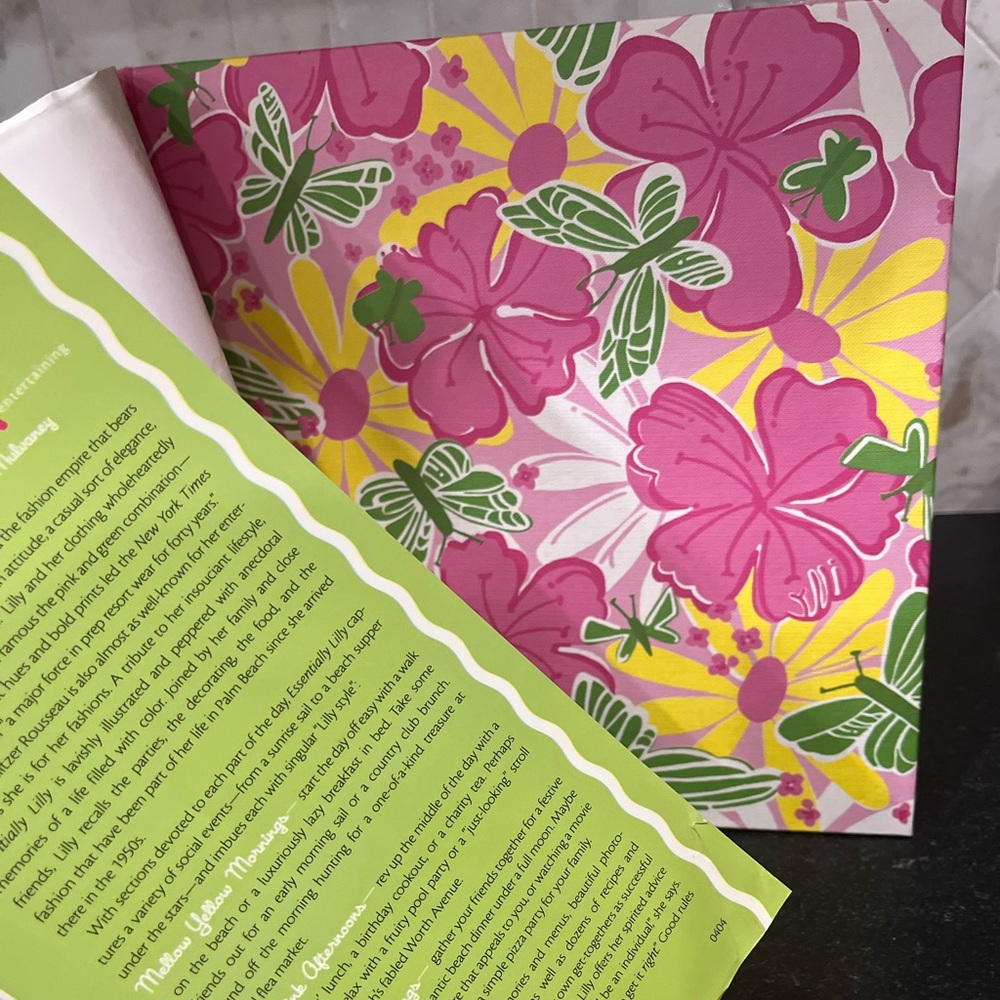 Essentially Lilly: A Guide to Colorful Entertaining - RARE - Picture 3 of 6